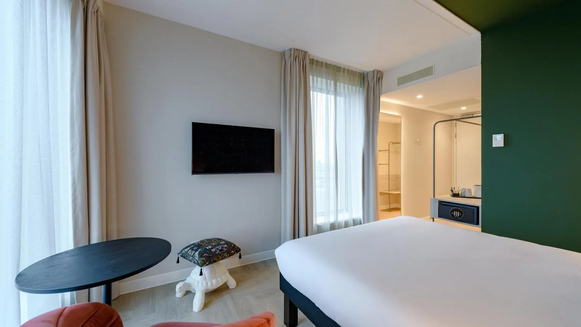 Ibis Styles Rotterdam Ahoy Hotel 4*,